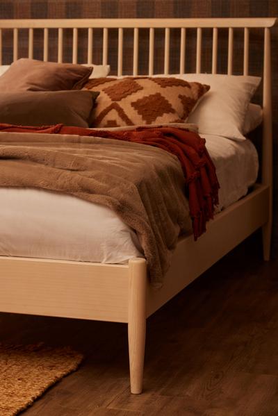 Ercol Salina Kingsize Spindle Bed