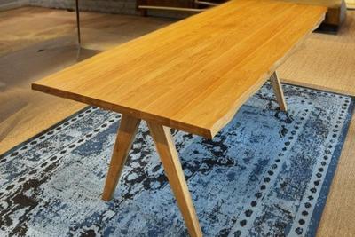 Gallina Dining Table