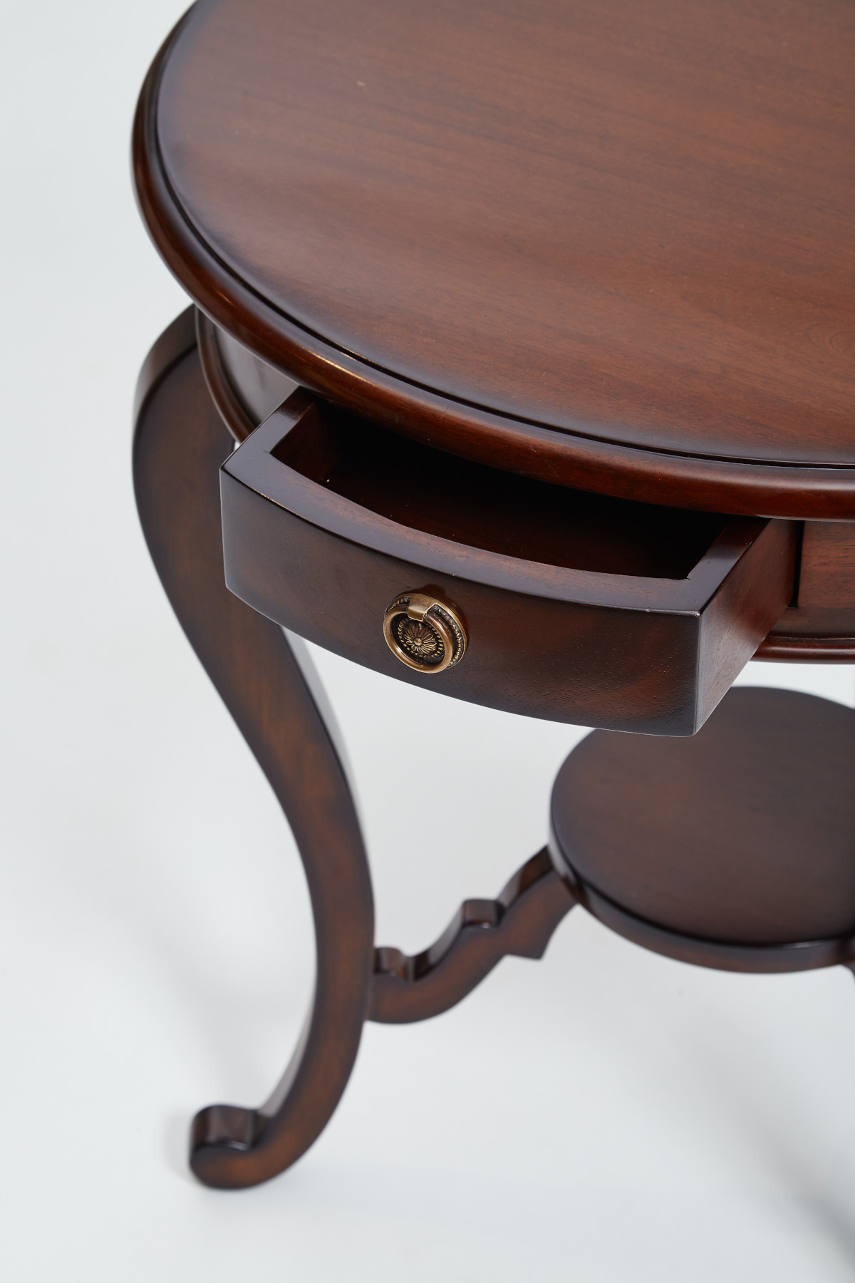 mahogany round lamp table